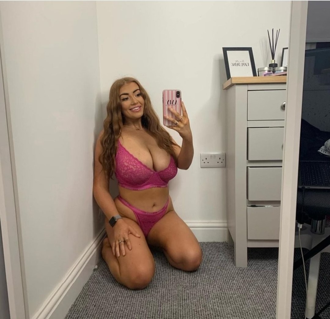 Amy Heslop nude model image