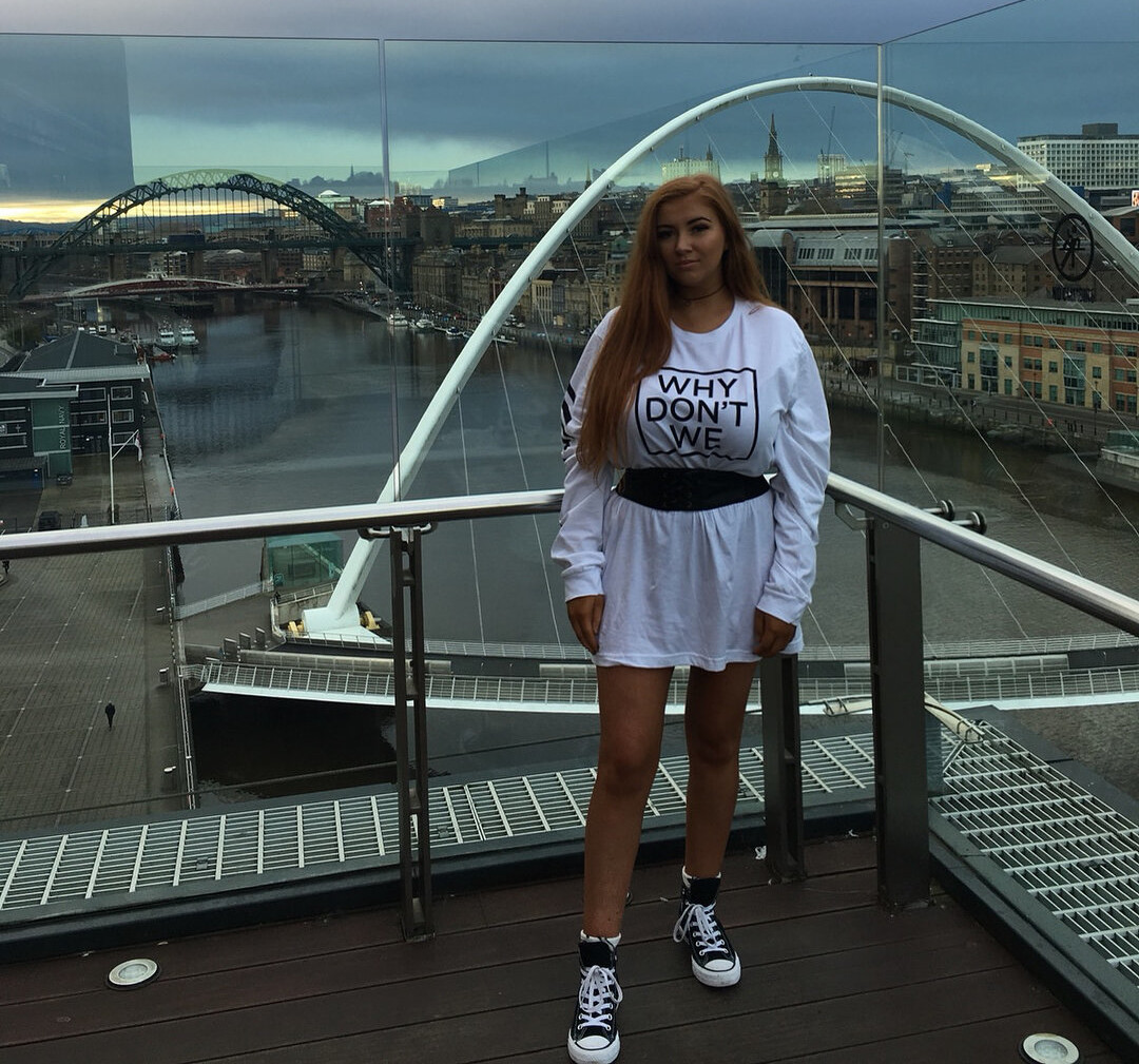 Amy Heslop art actress pic