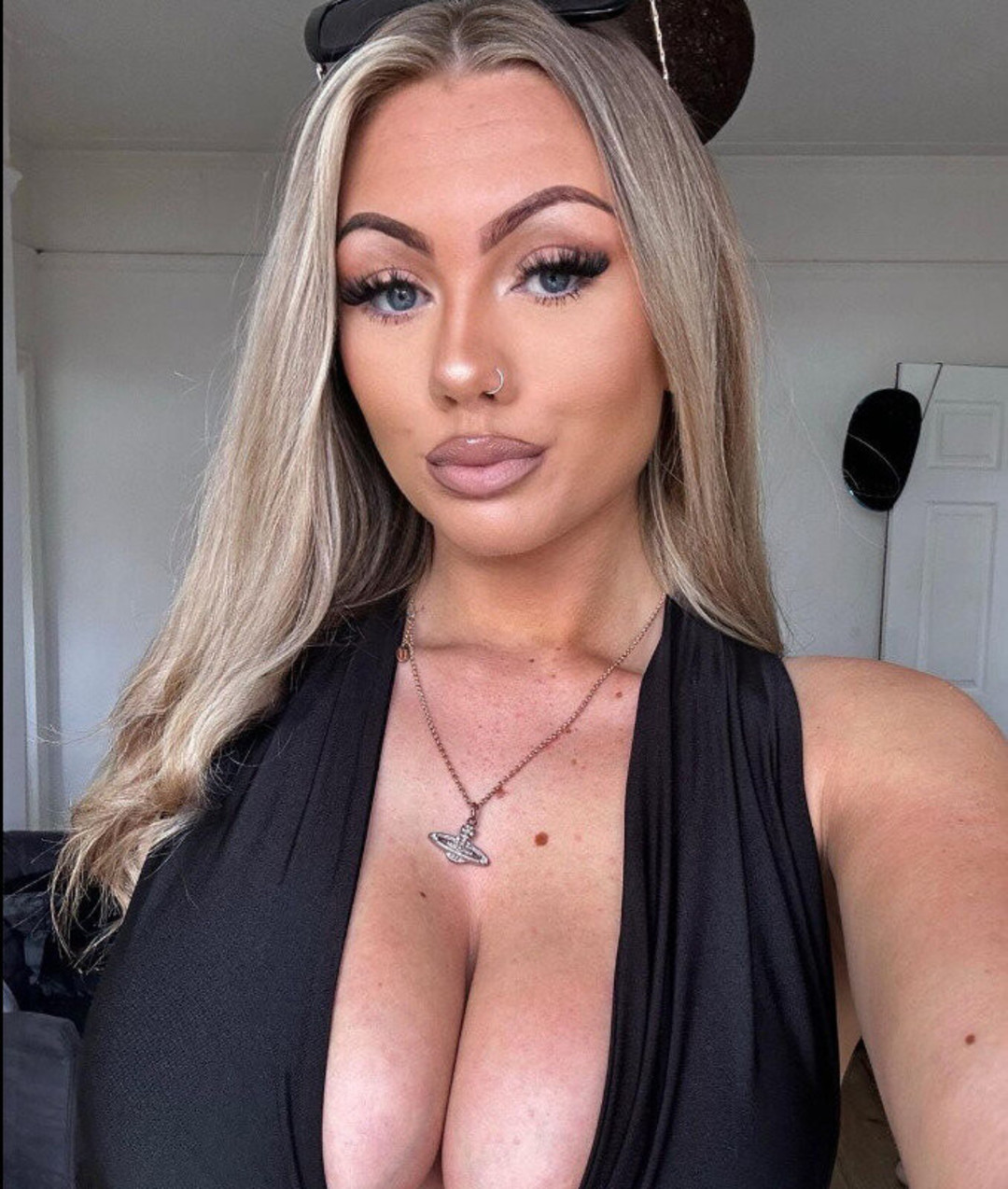 Abi Greasley porn actress galleries