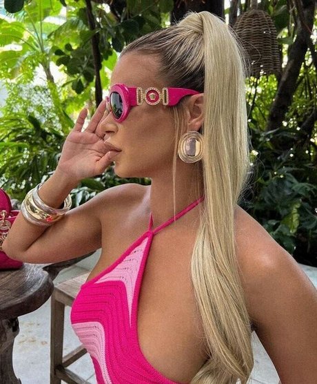 Vanessa Prado Gonzalez naked actress pic