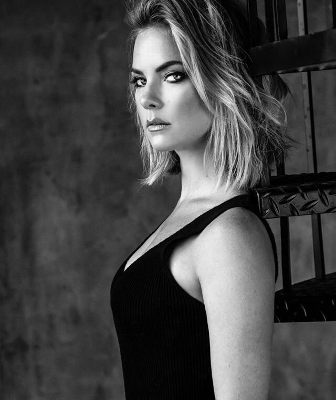 Cindy Busby naked actress photo
