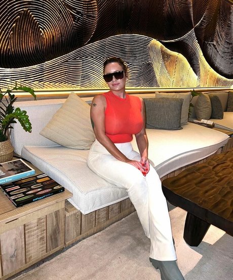 Courtney Jaye sex pornstar pictures