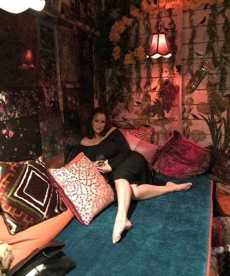 Courtney Jaye pretty star photo