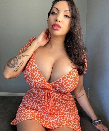 Crueltyfreecurves sex model archive