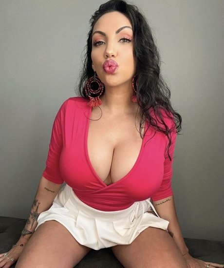 Crueltyfreecurves star hd img