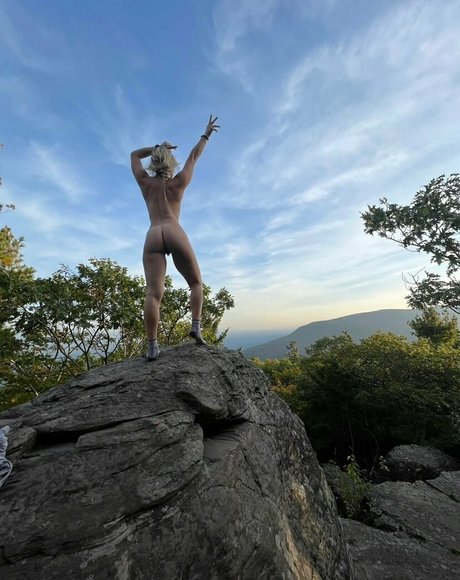 cheerleaderkait sexy pornstar pic