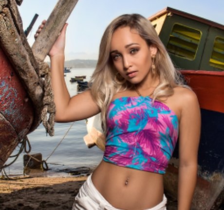 Larisse Farias star beautiful pic