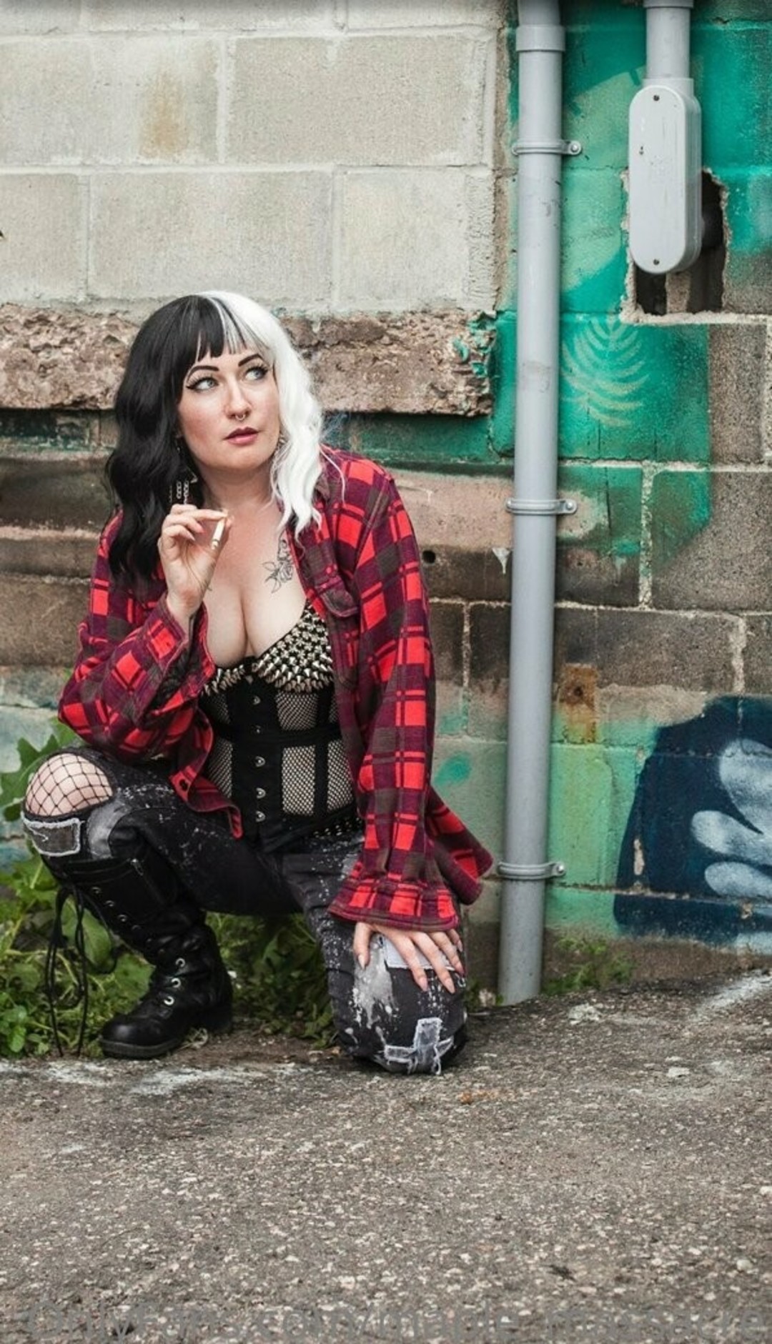 maple massacre erotic actress pic