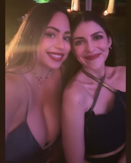 Akaren model pretty images