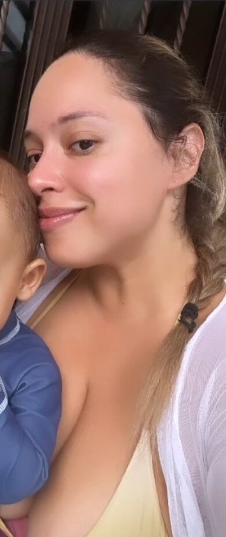 Akaren erotic model pics