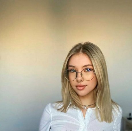 molly polly221 model pornographic pic