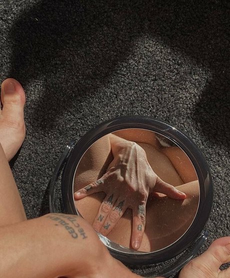 anniemelody top model picture