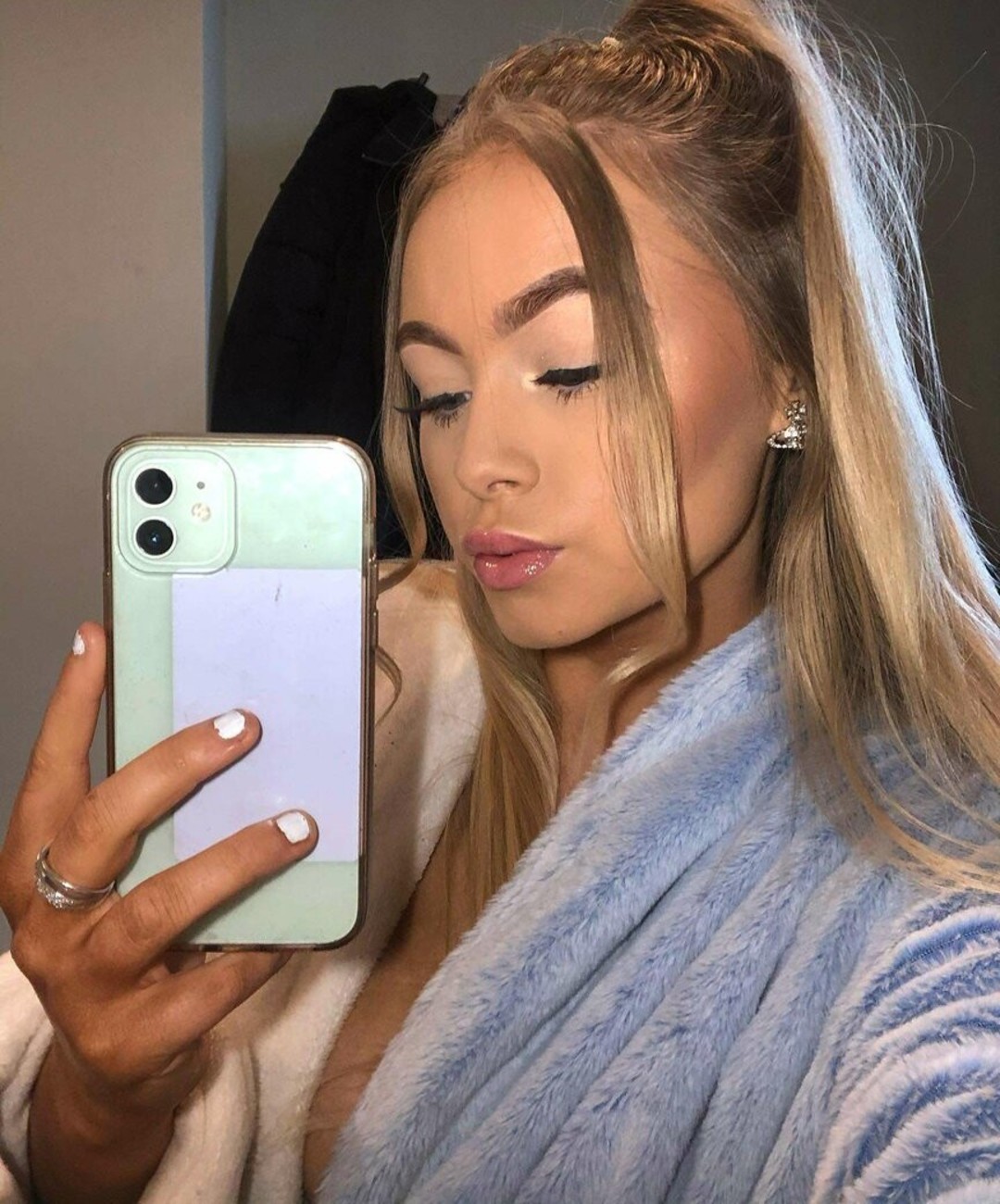 Lucy M top profile image