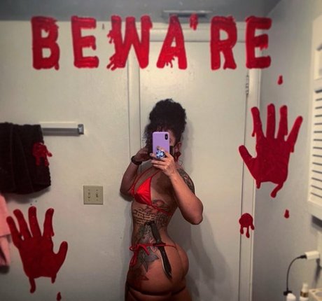 PoofBallDemon model nude image