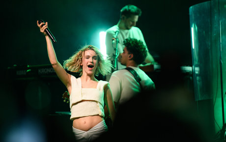 Pommelien Thijs exclusive model galleries