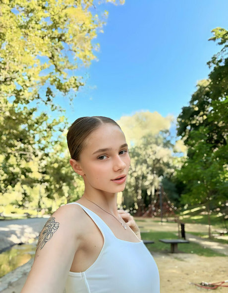 lill milana18 sexy actress image