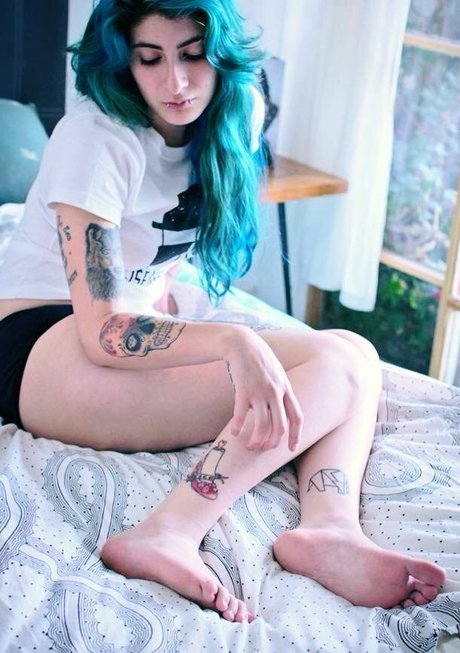 Karenzio model naked photo