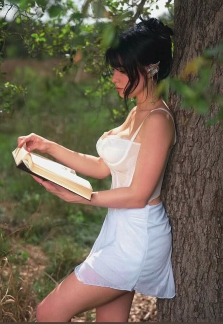 Savy Summer model image