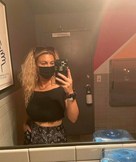 Tori Kelly star best pictures