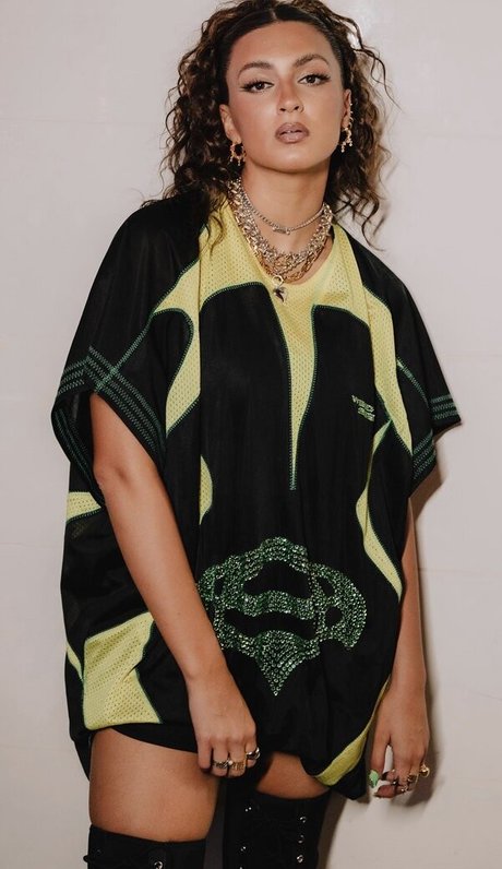 Tori Kelly xxx star image