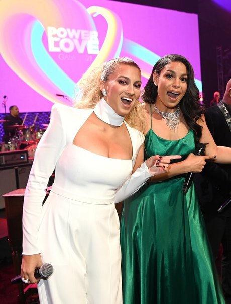 Tori Kelly pornstar hd pictures