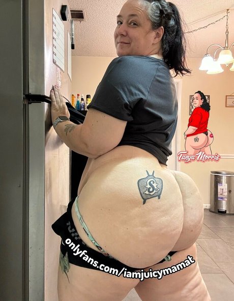 iamjuicymamat naked model images