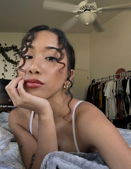 uluvzella model erotic img