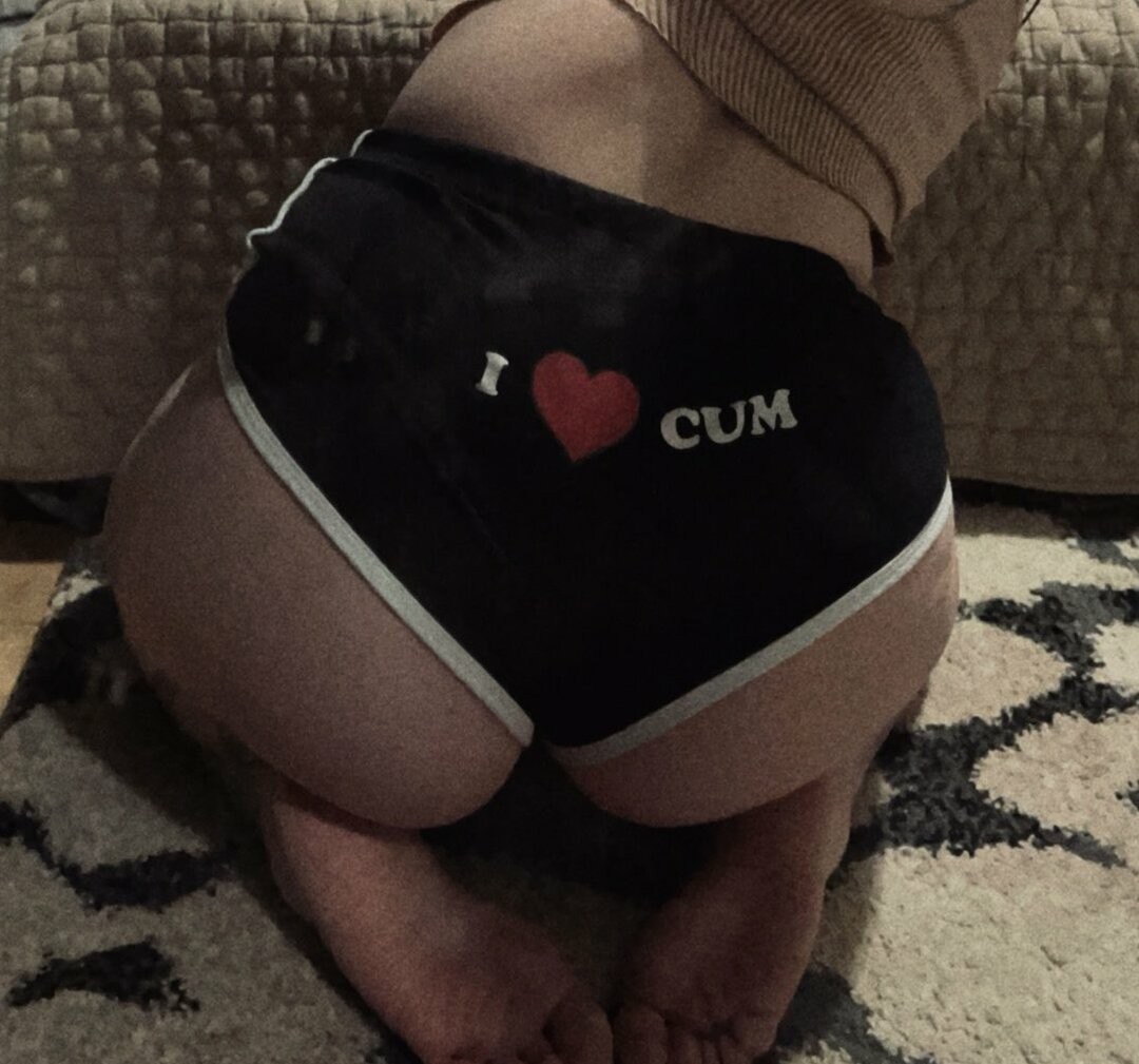 Hotjorts star exclusive pic