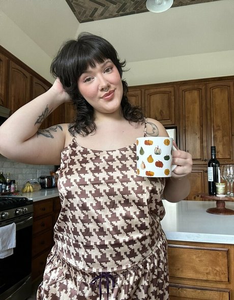 cherryishairy pornstar high quality pictures