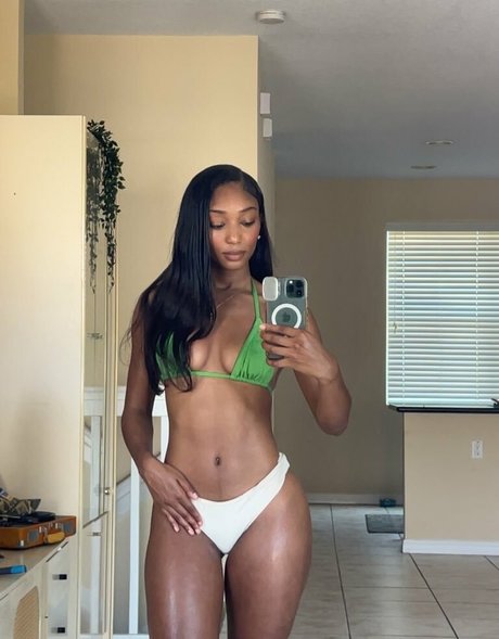 warriyah erotic pornstar pic