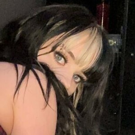 Sweetmuffiins model nude picture