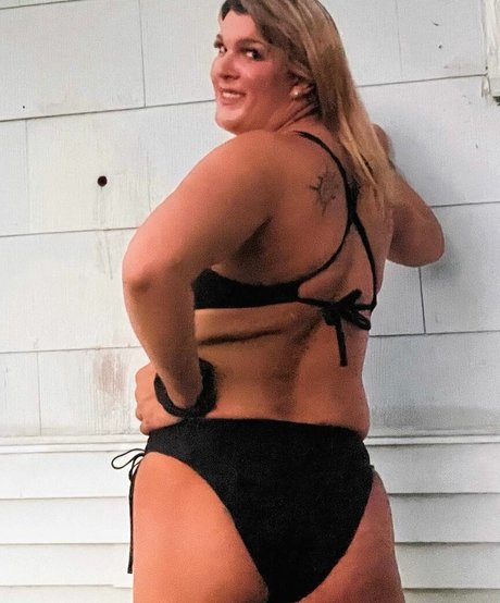 Rachel Doese naked model gallery