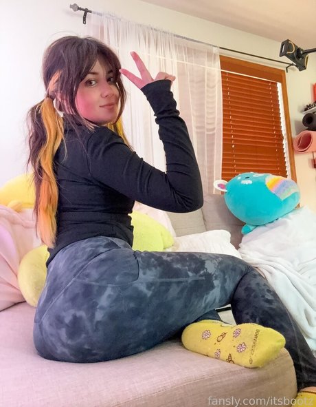 lesbian milf onlyfans art porn gallery