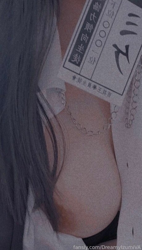 DreamyIzumiVA hot model pics