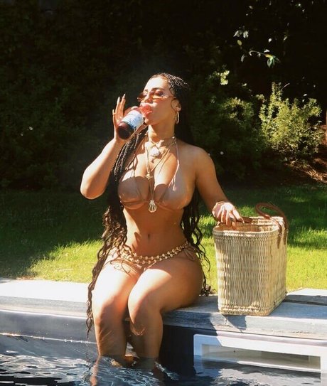 Asia Monet Ray star beautiful galleries