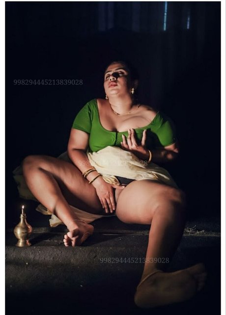 Nila Nambiar model sexy pic