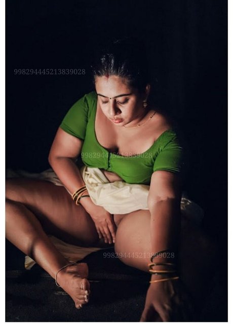 Nila Nambiar star hot picture