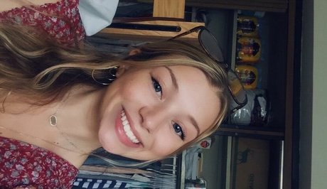 Sara Brooks porn actress pictures