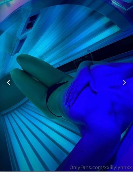 Sara Brooks exclusive model photo