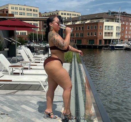 bbc footjob onlyfans beautiful nude pic