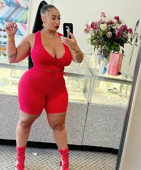 tylea adore pornstar naked picture