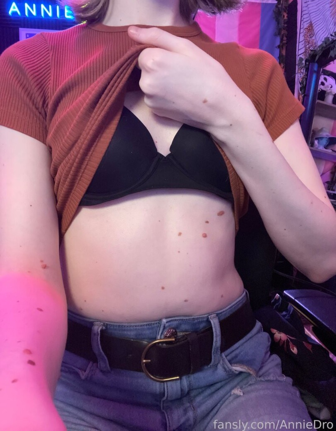 AnnieDro star porn pic