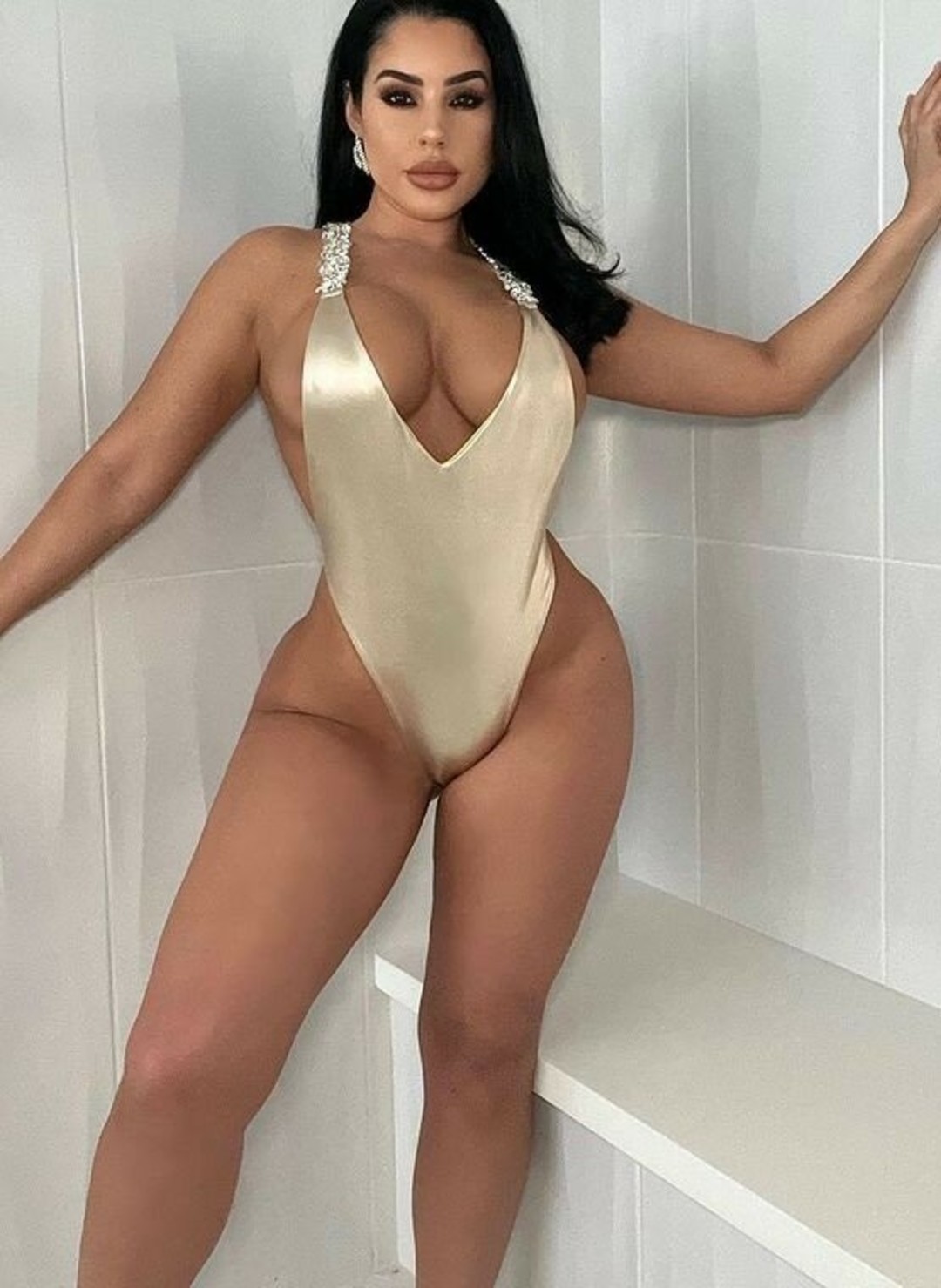 Stephanie Ball top model pics