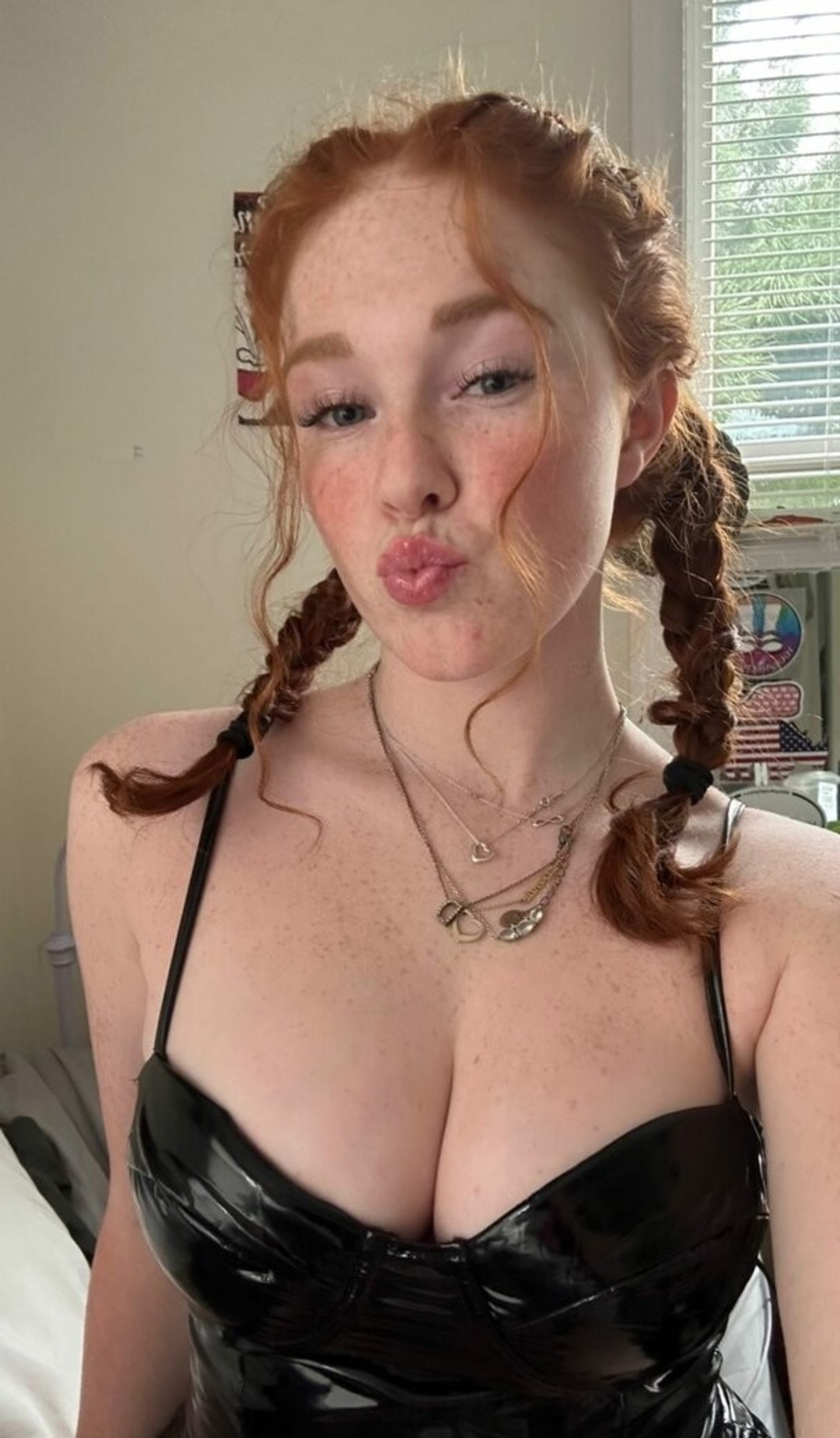 Kenziemahar nude actress images