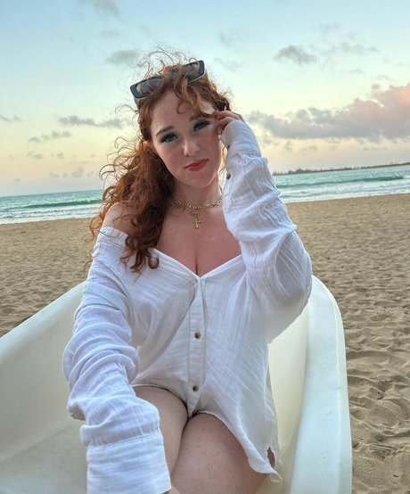 Kenziemahar model exclusive pic