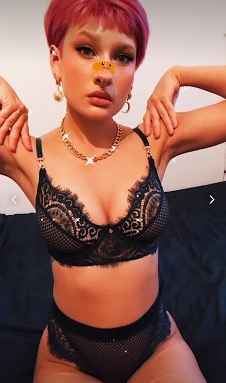 bhadxbambii model naked pics