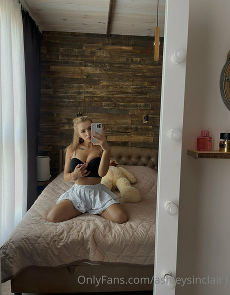 missemmy19 naked actress pic