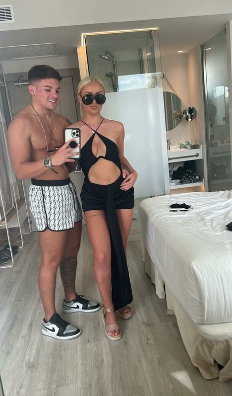 Lily Mcalpine naked model archive