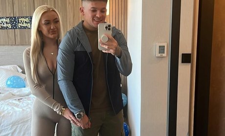 Lily Mcalpine star perfect photo