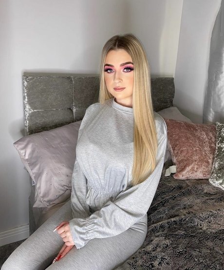 Alex Estelle beautiful actress pictures